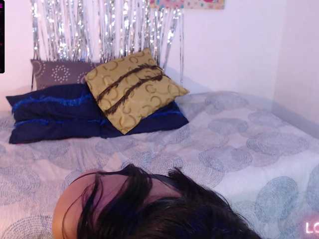 Live sex webcam photo for SoffyChasse #277779766