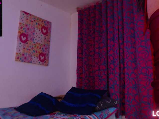 Live sex webcam photo for SoffyChasse #277938015