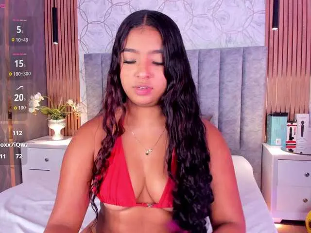 Live sex webcam photo for SofiCruz #293860215