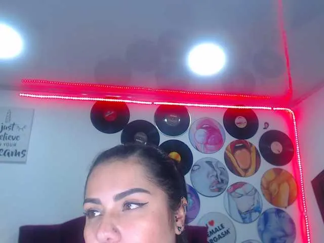 Live sex webcam photo for SofiInk #273010241