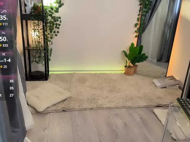 Live sex webcam photo for SofiLynn #290289975