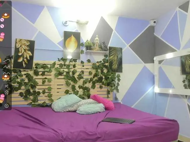 Live sex webcam photo for Sofia-Claus #276665925