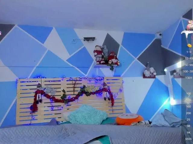 Live sex webcam photo for Sofia-Claus #276981824