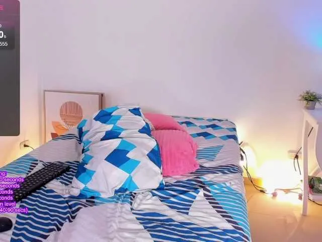 Live sex webcam photo for Sofia-Jones #278305085