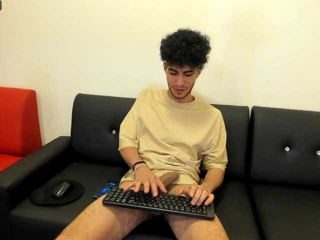 Live sex webcam photo for Sofia-and-Axel #275611559