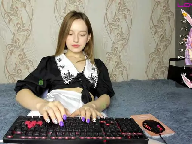 Live sex webcam photo for SofiaFlower #275954771
