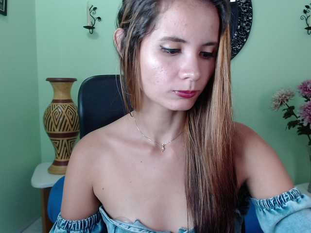 Live sex webcam photo for SofiaFranco #291908895