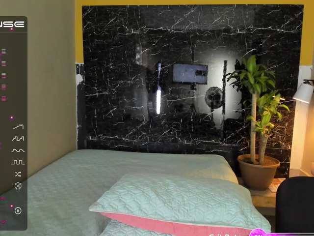 Live sex webcam photo for SofiaWalke #277562604