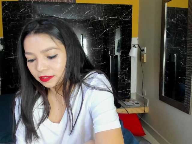 Live sex webcam photo for SofiaWalke #277689714