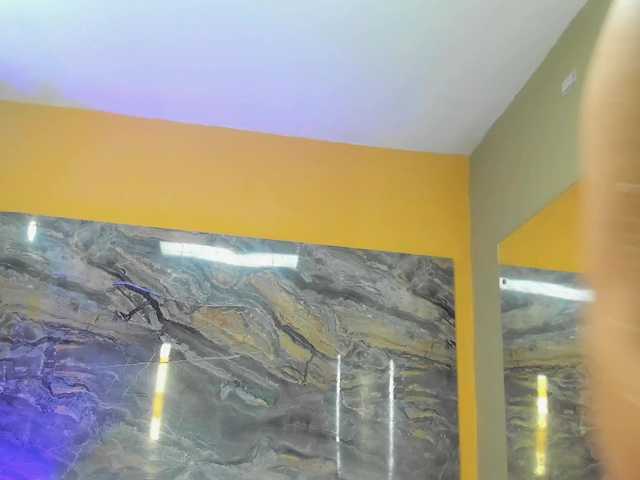 Live sex webcam photo for SofiaWalke #277913777