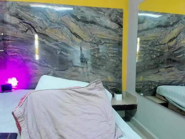 Live sex webcam photo for SofiaWalke #278223735