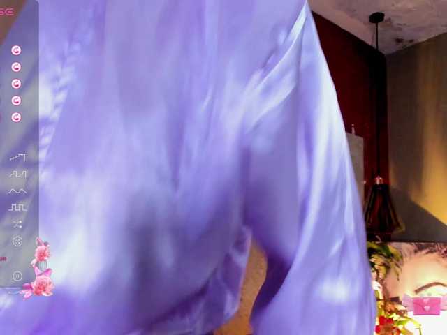 Live sex webcam photo for SofiaWalke #290287683