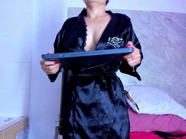 Live sex webcam photo for SofiaWalke #290691452