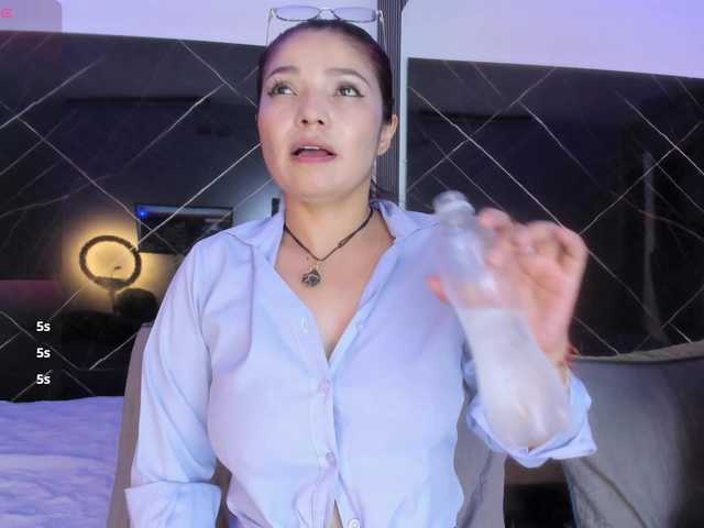 Live sex webcam photo for SofiaWalke #291358339