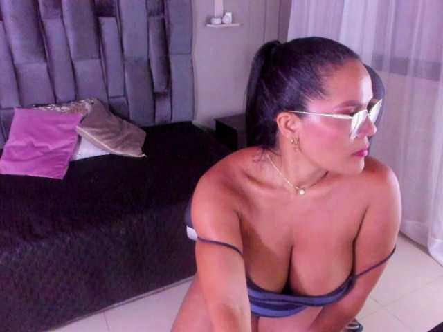Live sex webcam photo for Sofiaa-Morgan #277456539