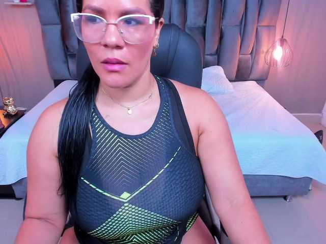 Live sex webcam photo for Sofiaa-Morgan #277919780