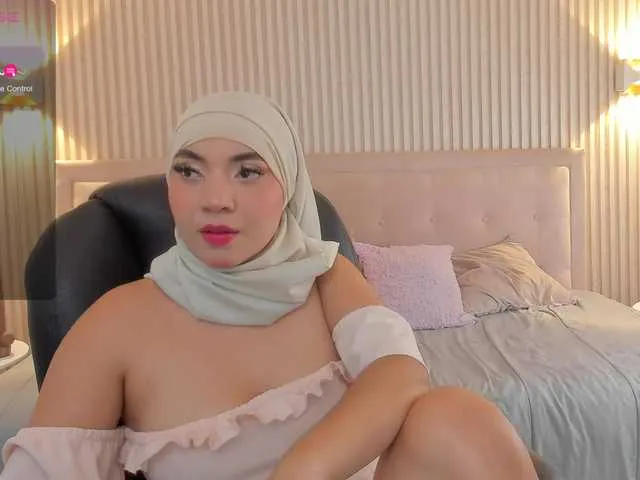 Live sex webcam photo for Sofiiia1 #290763050