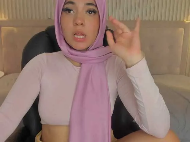 Live sex webcam photo for Sofiiia1 #291396896