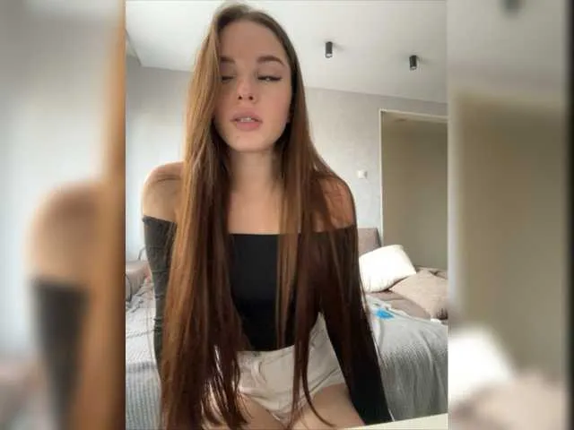 Live sex webcam photo for Sofiyaa000 #276410480