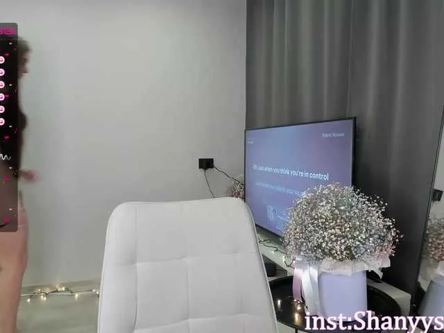 Live sex webcam photo for Sofiyaa000 #276775141