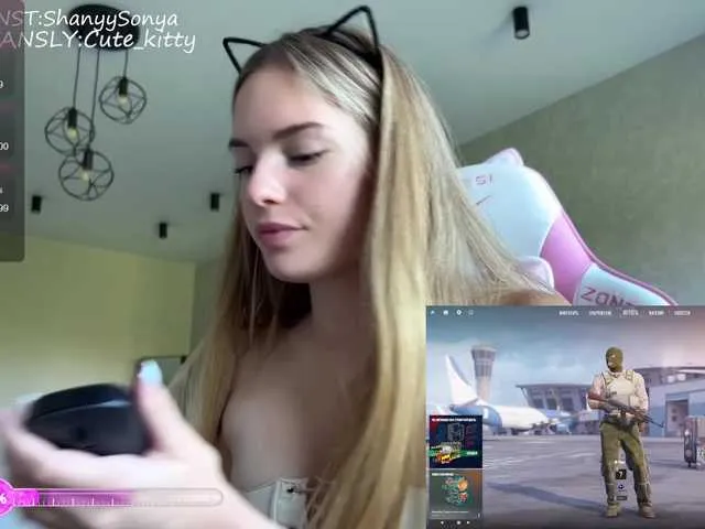 Live sex webcam photo for Sofiyaa000 #278180178