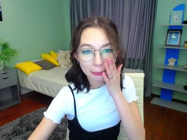 Live sex webcam photo for SoftHeartbeat #273169161
