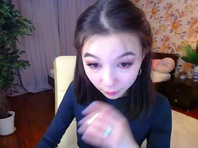 Live sex webcam photo for SoftHeartbeat #273563988