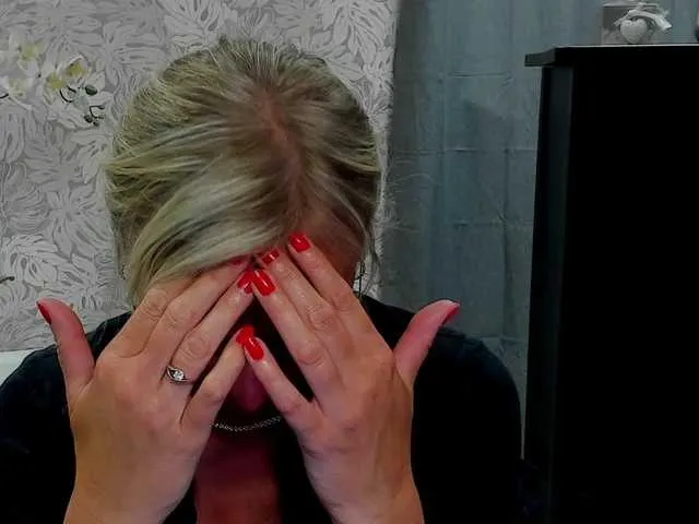 Live sex webcam photo for SoftVANESSA #275465812