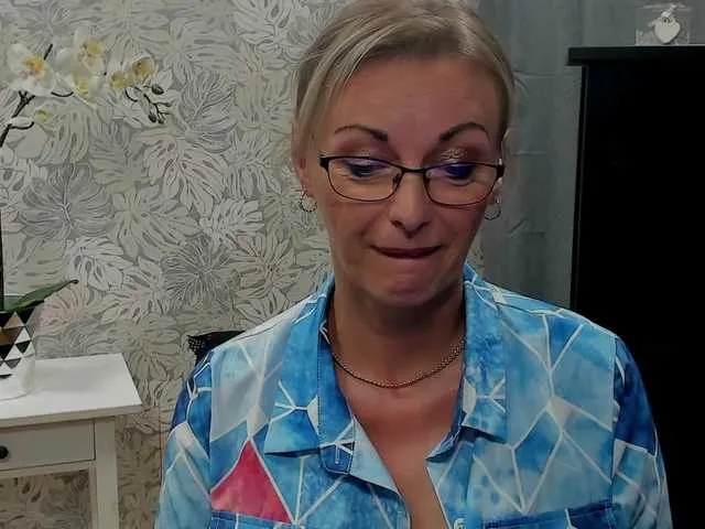 Live sex webcam photo for SoftVANESSA #276405351