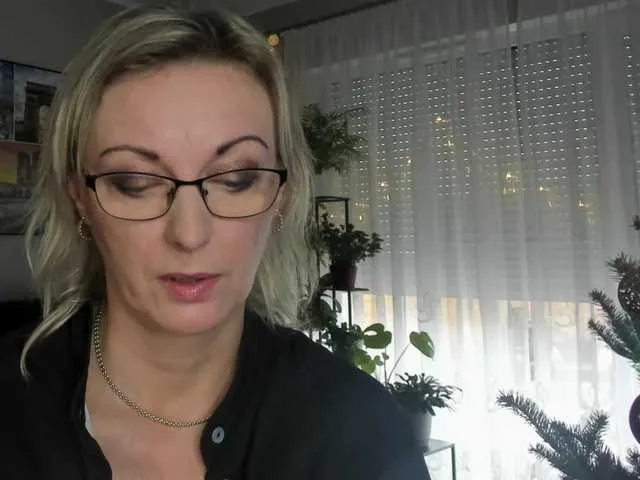 Live sex webcam photo for SoftVANESSA #277053076