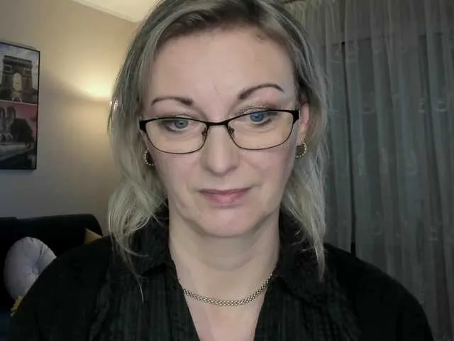 Live sex webcam photo for SoftVANESSA #277563957