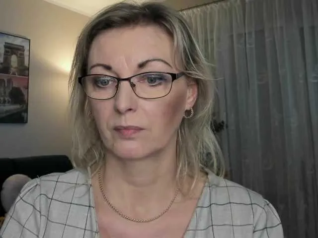 Live sex webcam photo for SoftVANESSA #277596471