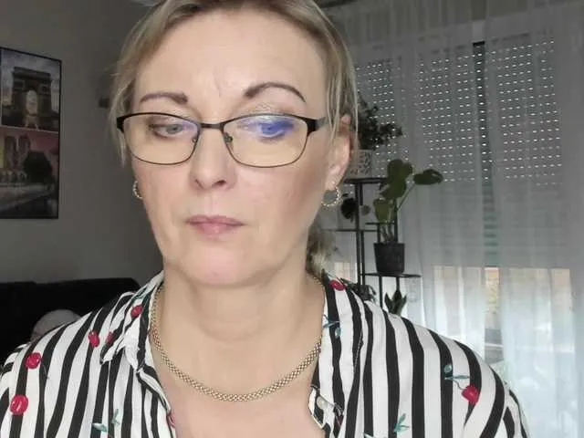 Live sex webcam photo for SoftVANESSA #277838330