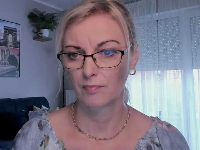 Live sex webcam photo for SoftVANESSA #278307782