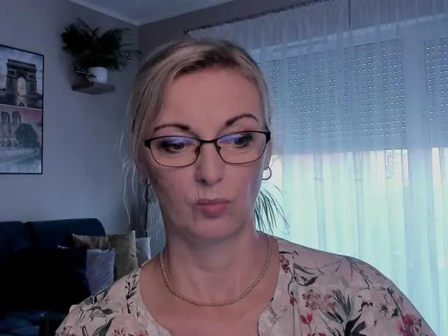 Live sex webcam photo for SoftVANESSA #281407243