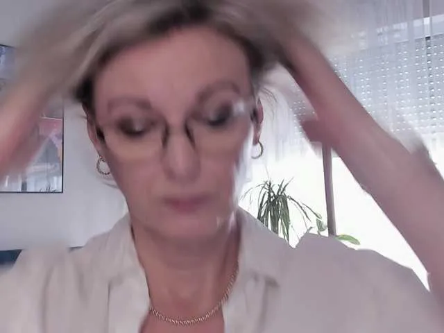 Live sex webcam photo for SoftVANESSA #289546334