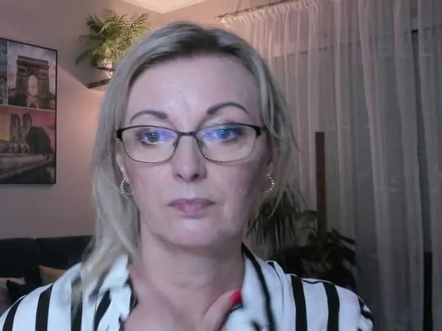 Live sex webcam photo for SoftVANESSA #289965594