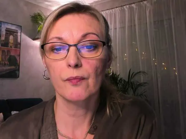 Live sex webcam photo for SoftVANESSA #290382427