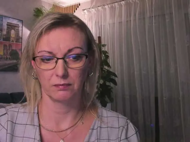 Live sex webcam photo for SoftVANESSA #290569570