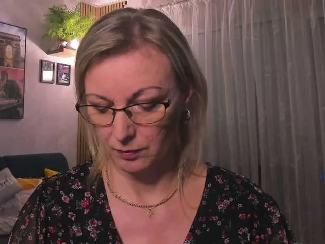 Live sex webcam photo for SoftVANESSA #290656480