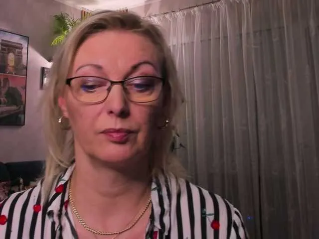 Live sex webcam photo for SoftVANESSA #290745433