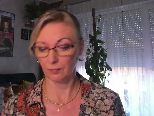 Live sex webcam photo for SoftVANESSA #291280382