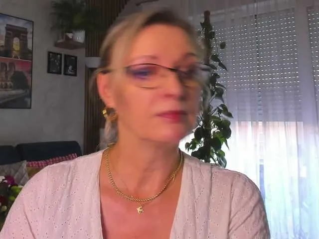 Live sex webcam photo for SoftVANESSA #291515380