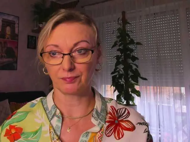 Live sex webcam photo for SoftVANESSA #291549779