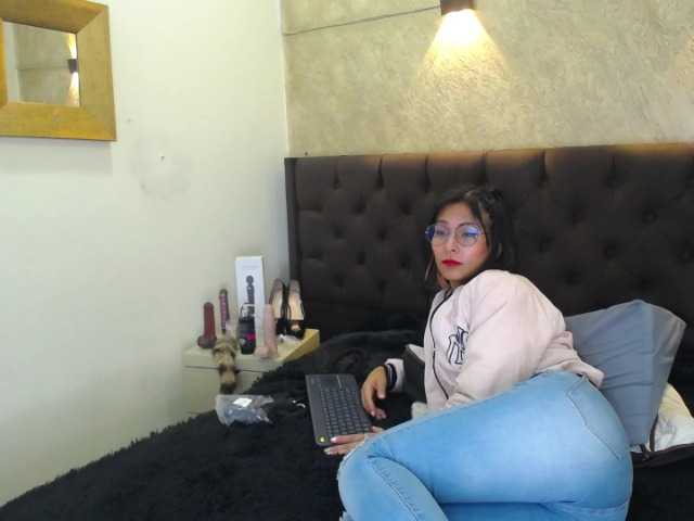 Live sex webcam photo for Sofy-nix #273931381