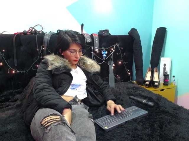 Live sex webcam photo for Sofy-nix #274319642