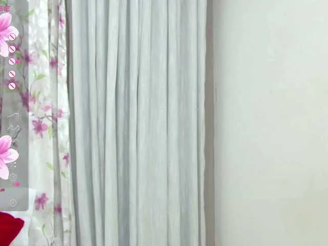 Live sex webcam photo for SofyNovoa #277334275