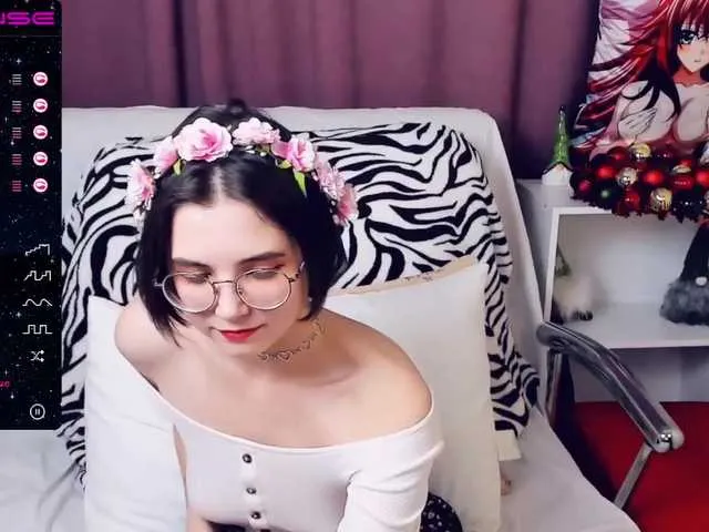 Live sex webcam photo for SolarSoul #272580387