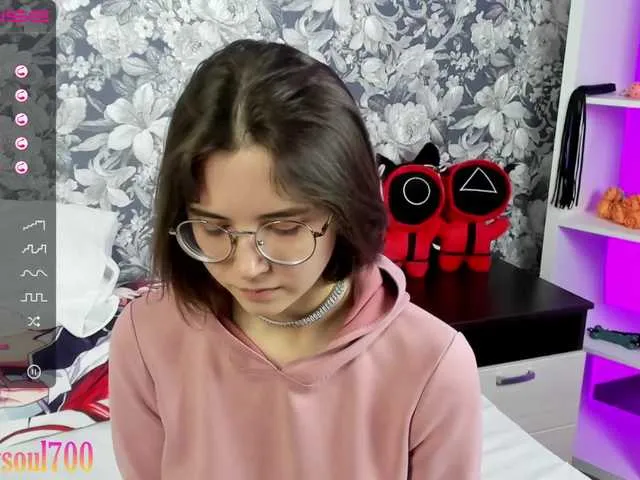 Live sex webcam photo for SolarSoul #273596430