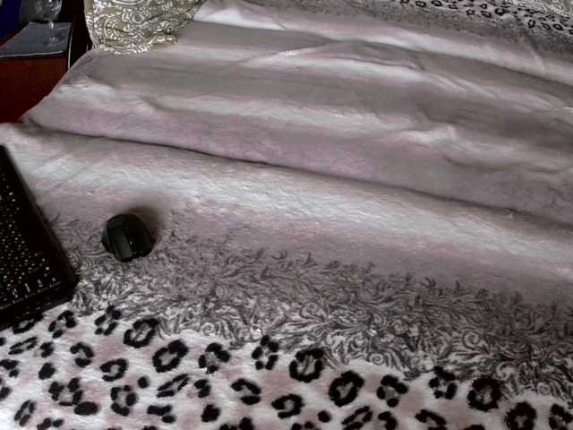 Live sex webcam photo for Sollia01 #272400822